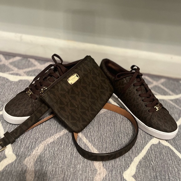 New Michael Kors Keaton Sneakers & Micheal Kors Logo Belt Bag Fanny pack - Picture 1 of 6